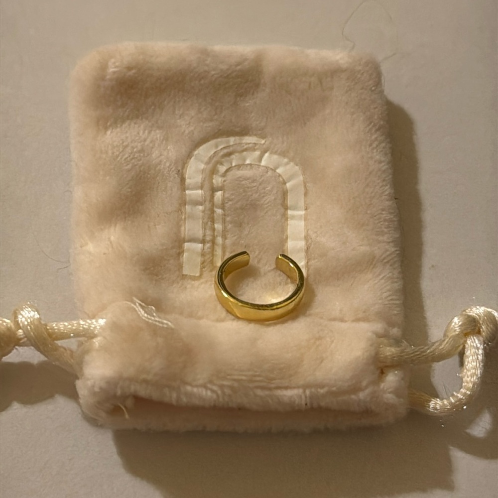 Uncommon James ear cuff